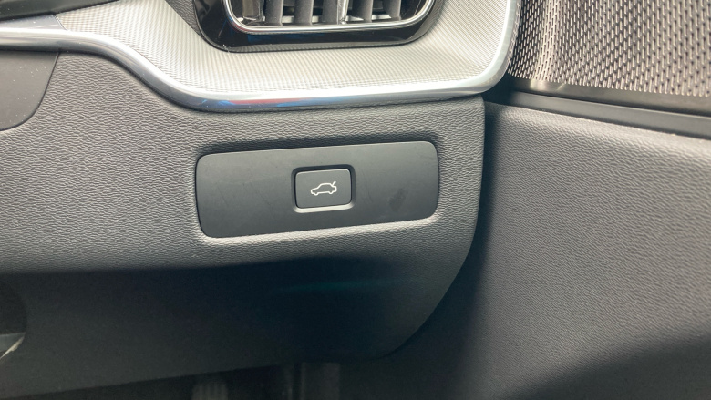 Volvo XC60 2.0 B4D Plus Dark 5dr AWD Geartronic Diesel Estate